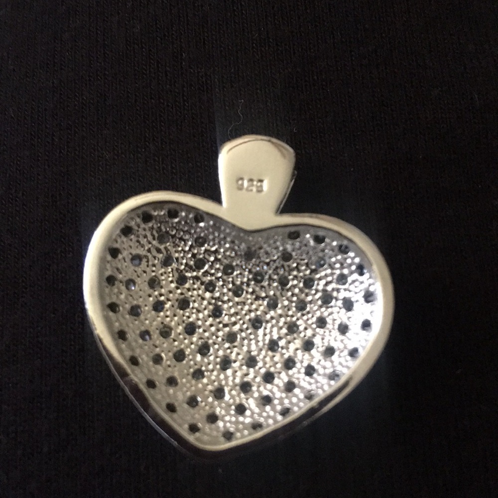 New Beautiful Pave Ｈｅａｒｔ ❣️ - Picture 2 of 3